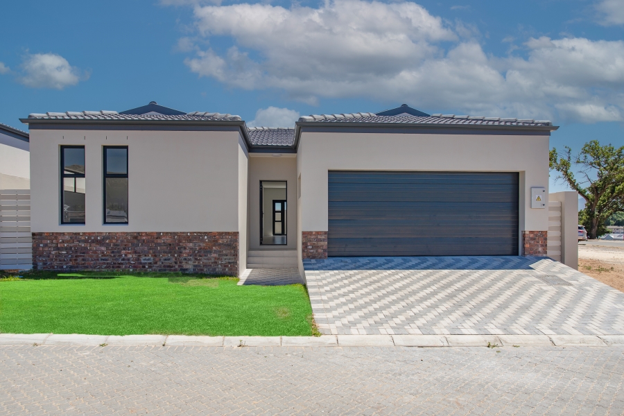 3 Bedroom Property for Sale in Honeydew Country Estate Western Cape